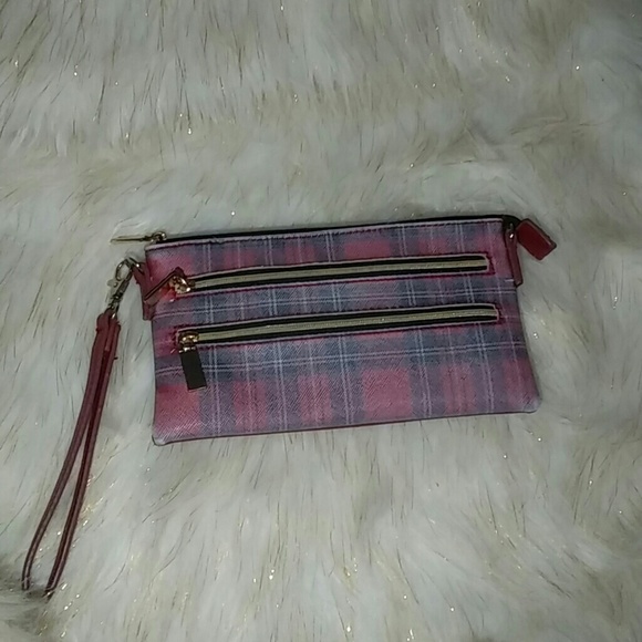 Kelly & Katie Handbags - 🌷4/$25🌷Kelly & Katie wristlet